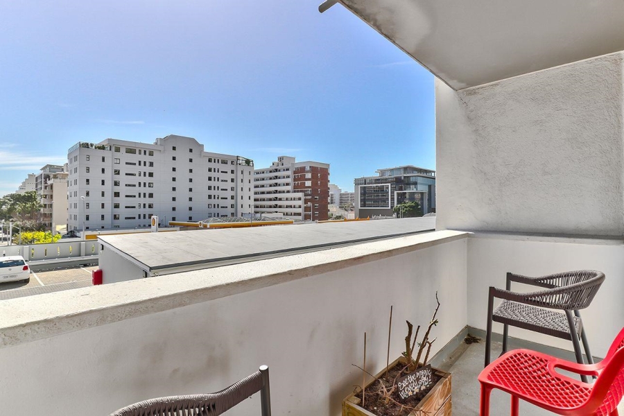 To Let 3 Bedroom Property for Rent in Sea Point Western Cape